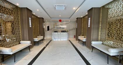 Spacious and Comfort Studio Loft at Kingland Avenue Apartment