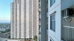 Exterior - Compact Studio at Benson Supermall Mansion Apartment (Surabaya)