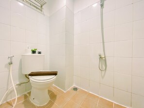 Deluxe Studio (queenbed) | Bathroom