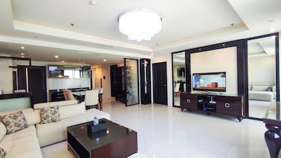 Premium and Restful 3BR in City Center at Kondominium Regensi Apartment