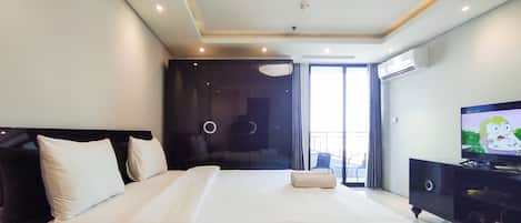 Deluxe Apartment (twin) | 3 bedrooms, iron/ironing board, free WiFi, bed sheets