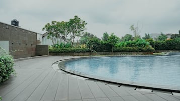 Kolam renang outdoor