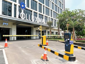 Exterior - Simply Look and Restful Studio Pollux Chadstone Apartment (Cikarang)