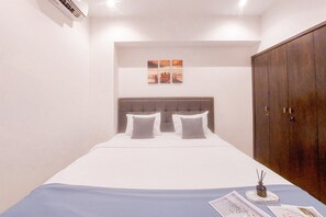 Deluxe Apartment (kingbed) | 1 bedroom, iron/ironing board, bed sheets