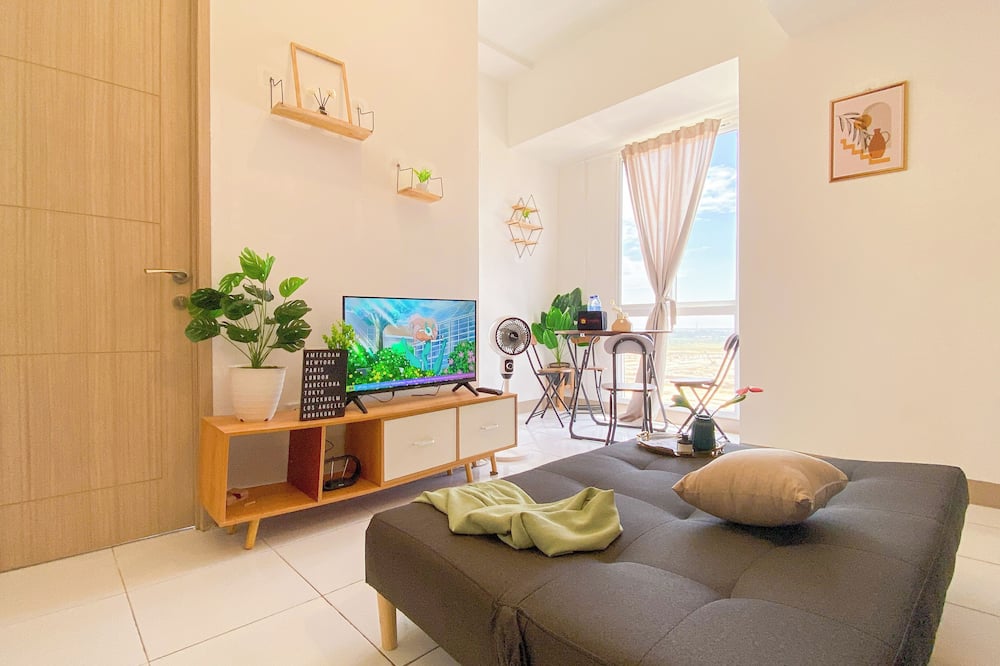 Fancy and Homey 2BR at Tokyo Riverside PIK 2 Apartment