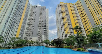 Comfort 2BR Apartment at Springlake Summarecon Bekasi