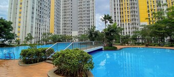 Comfort 2BR Apartment at Springlake Summarecon Bekasi