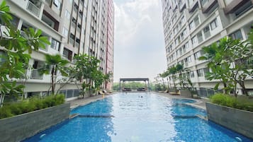 室外游泳池