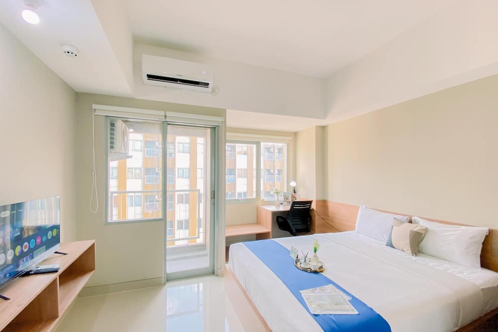 Cozy Living Studio at LRT City Jatibening Apartment