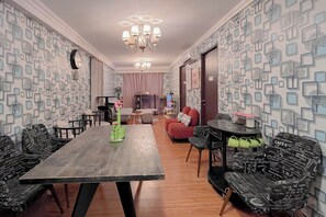 Apartamento luxo (queenbed) | Área de estar