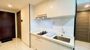 Deluxe Apartment (queenbed) | Private kitchen