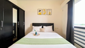 Deluxe Apartment (queenbed) - Spacious and Good Location 3BR at Sky House BSD Apartment (Pagedangan)