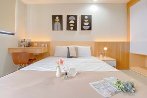 Deluxe Studio (queenbed) - Cozy Living Studio at Evenciio Margonda Apartment (Depok)