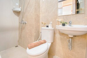 Deluxe Studio (twin) | Bathroom - Good Deal and Comfy Studio at Transpark Cibubur Apartment (Depok)