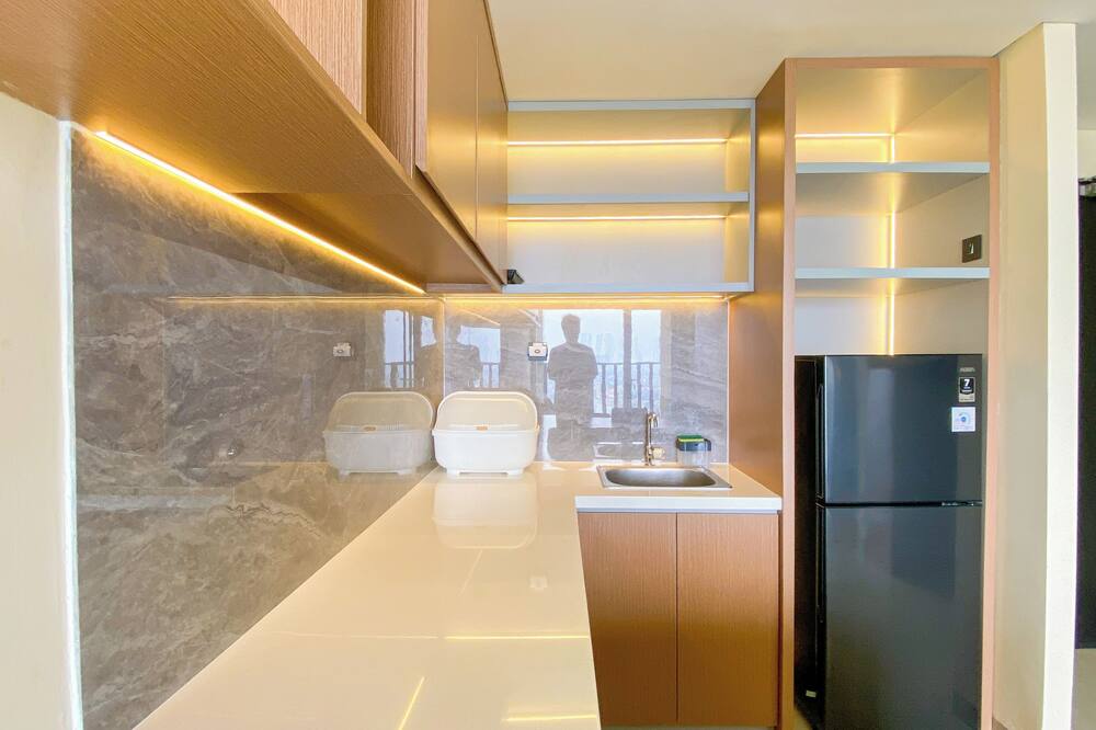 Enjoy Living 1BR at Paramount Skyline Apartment