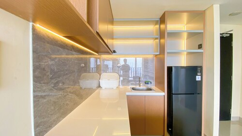 Enjoy Living 1BR at Paramount Skyline Apartment