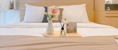 Deluxe Studio (queenbed) | Bed sheets