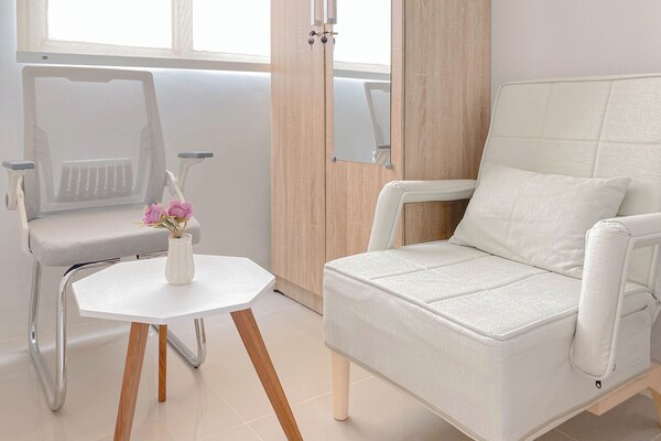 Cozy Studio Living Transpark Juanda Bekasi Timur Apartment - Jakarta