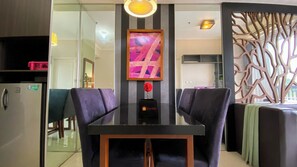 Deluxe Apartment (kingbed) | Living area - Modern Look 1BR Apartment at Silkwood Residence (Tangerang)