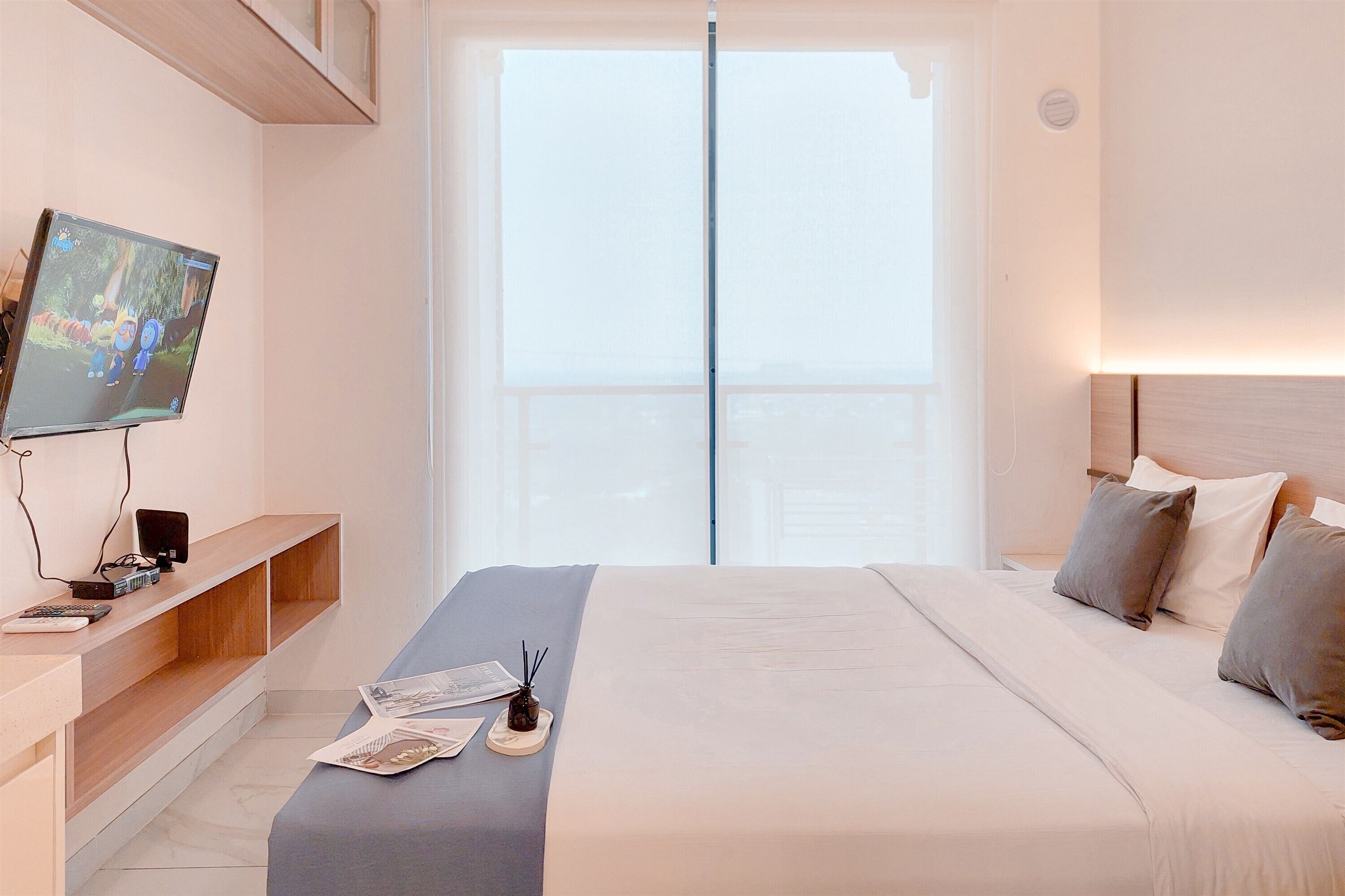 Deluxe Studio (queenbed) | Bed sheets