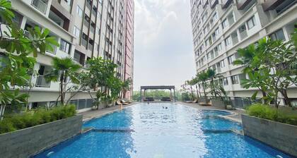 Restful and Homey Studio at LRT City Jatibening Apartment