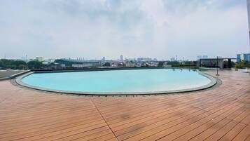 Kolam renang outdoor