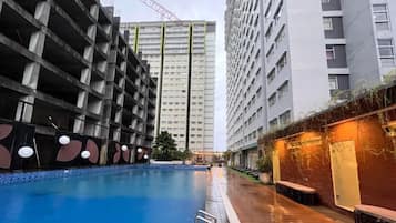 Kolam renang outdoor