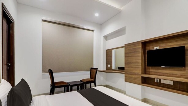 Kamar Double atau Twin Deluks, pemandangan kota | Meja kerja, ruang kerja ramah laptop, dan setrika/meja setrika