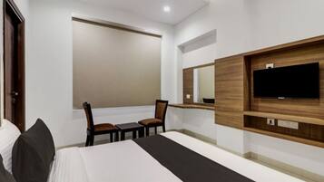 Deluxe Double or Twin Room, City View | Desk, laptop workspace, iron/ironing board, free WiFi