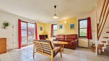 Fernseher, Kamin, Tischfußball