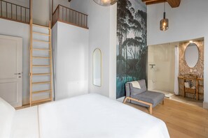2 bedrooms, iron/ironing board, travel cot, free WiFi