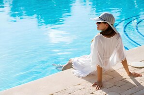 Outdoor pool, open 8:30 AM to 9:00 PM, free cabanas, pool umbrellas - Masteri Luxury City Apartment (Ho Chi Minh City)