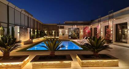 Villa La Roche - Prime location, amenities & luxurious vibes
