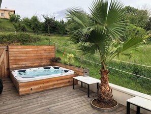 Baignoire à remous extérieure