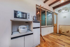 Maison mitoyenne Design, vue jardin | Cuisine privée | Bouilloire électrique