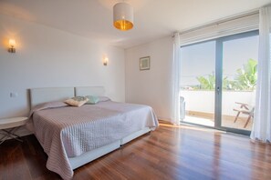 4 dormitorios, tabla de planchar con plancha, wifi gratis y ropa de cama