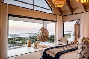 4 slaapkamers, een strijkplank/strijkijzer, reisbedje, gratis wifi