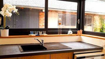 冷蔵庫、電子レンジ、食器洗い機