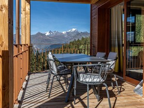 Outdoor dining - New apartment with terrace, SPA and parking included - 6 people (Les Arcs 1800)