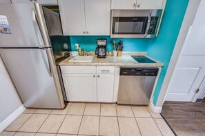 Fridge, microwave, oven, stovetop - New Double Queen Suite at Caravelle Resort, Views! (Myrtle Beach)