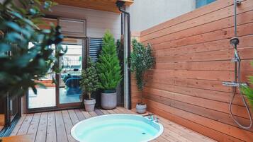 室外泳池、暖水池