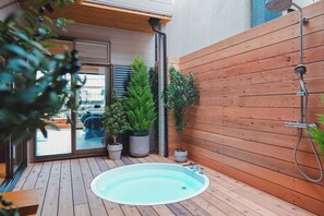 Outdoor pool, a heated pool - Hana Naramachi (Nara)