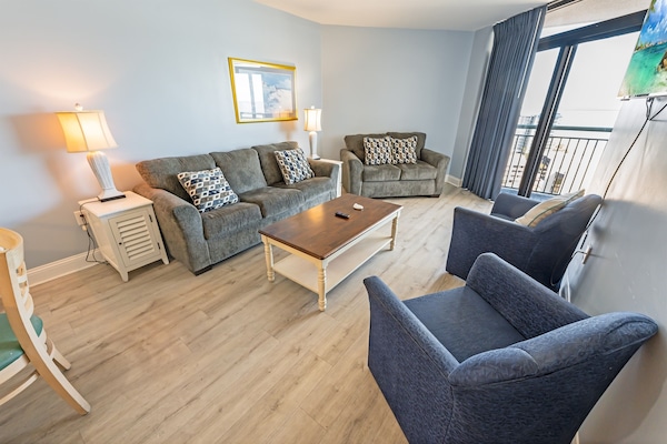 Large Living Area with Views of the Ocean, Beautifully Decorated