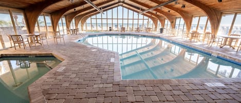 屋内プール、温水プール