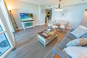 TV - Coastal condo with hot tub & pools (North Myrtle Beach)