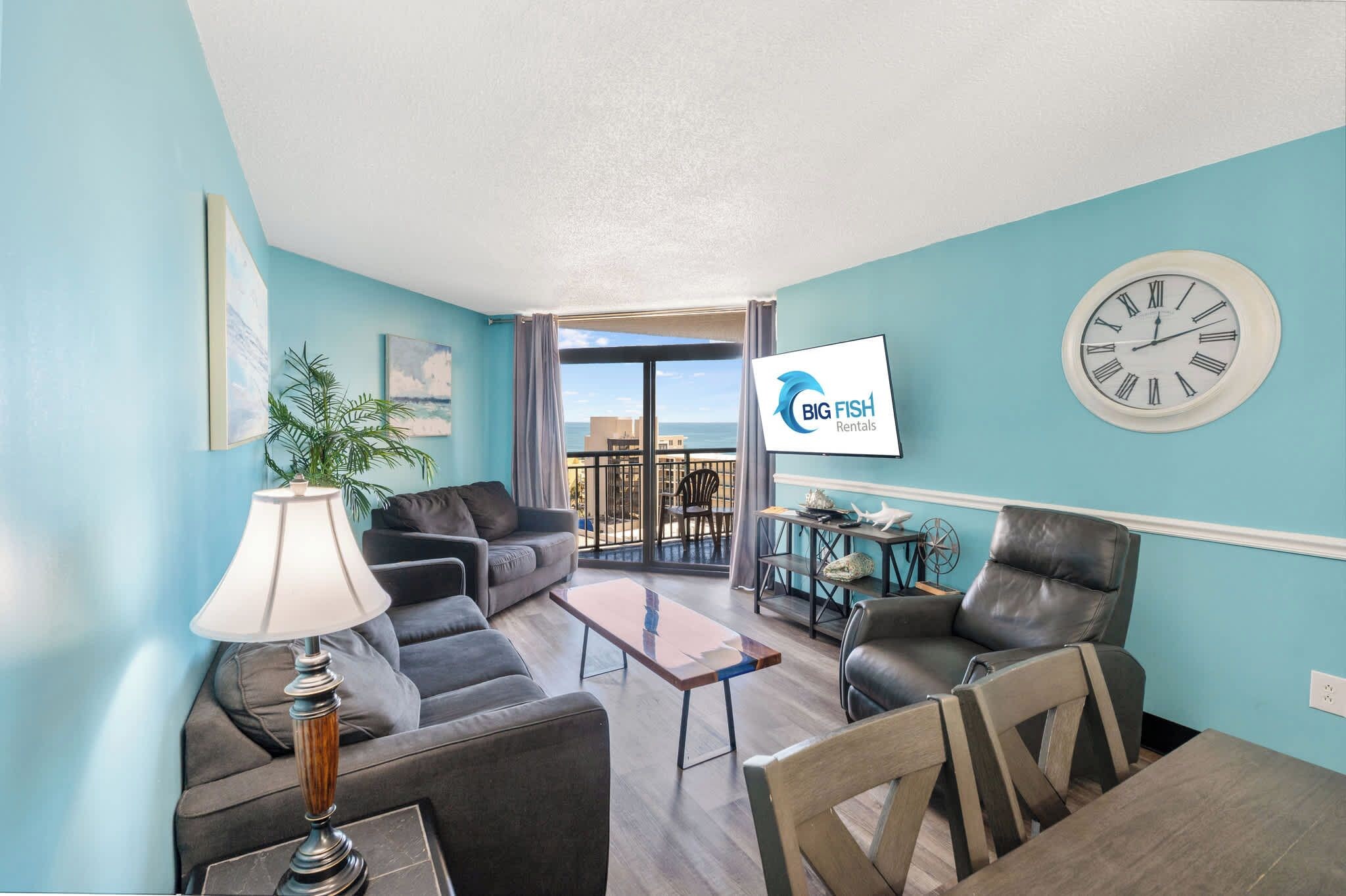 Comfortable Living Area for Everyone 🛋️

