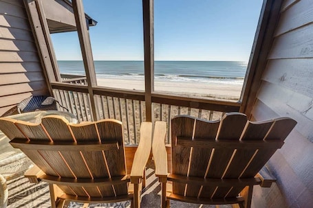 Property grounds. Private Tilghman Beach & Racquet Direct Oceanfront