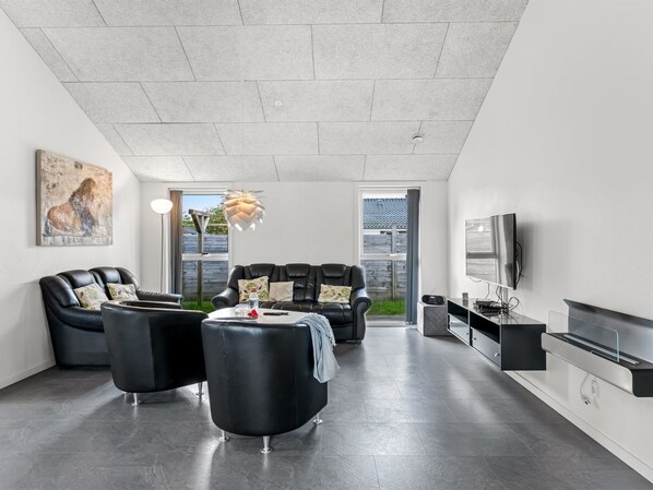 TV - "Elektra" - 450m from the sea by Interhome (Blåvand)