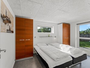 4 bedrooms, WiFi - "Elektra" - 450m from the sea by Interhome (Blåvand)