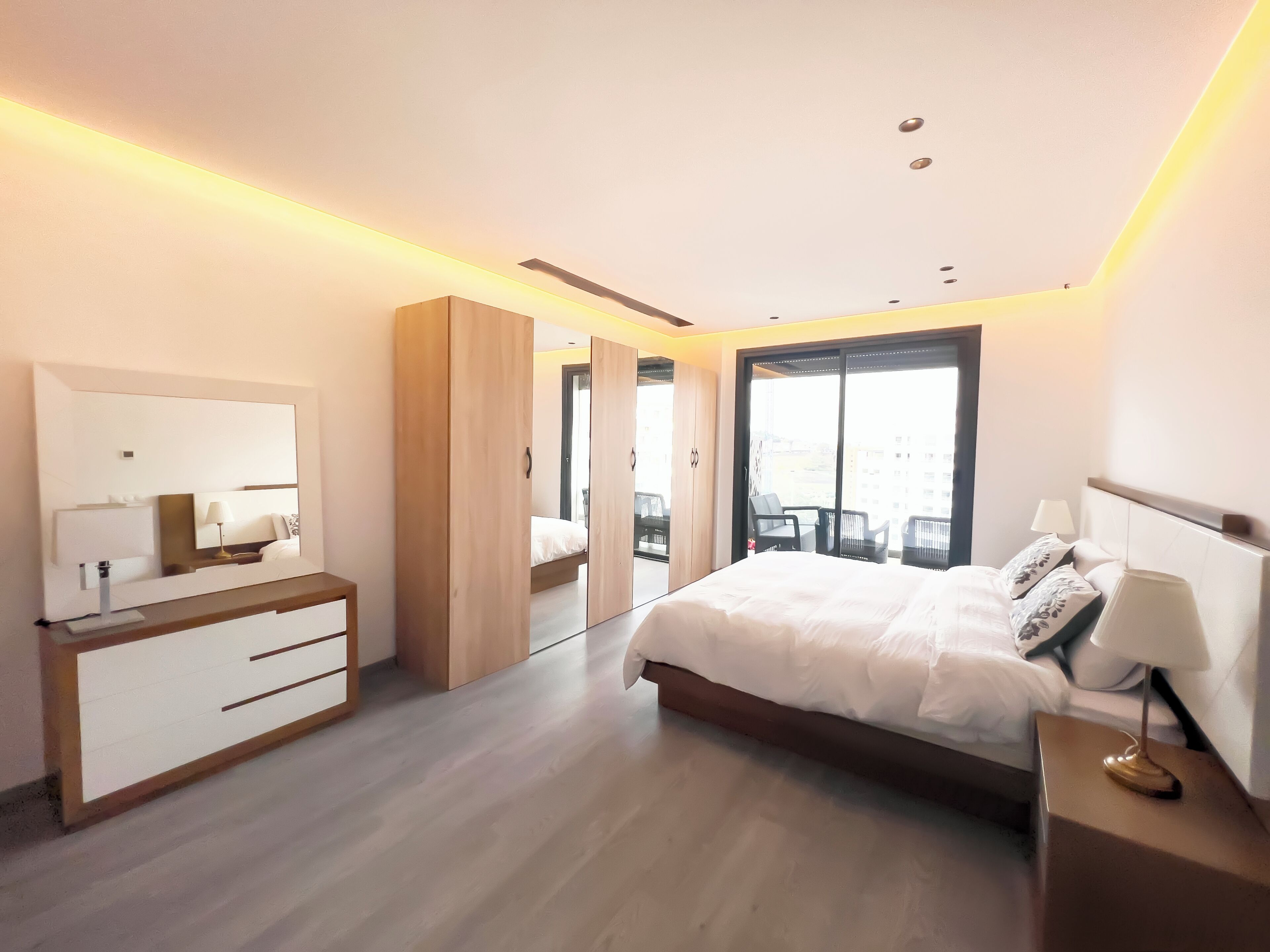 3 chambres, fer et planche à repasser, Wi-Fi, draps fournis